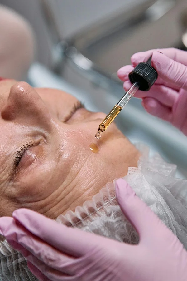 طب سنتی و ماساژ صورت: راز درخشندگی و سلامت پوست